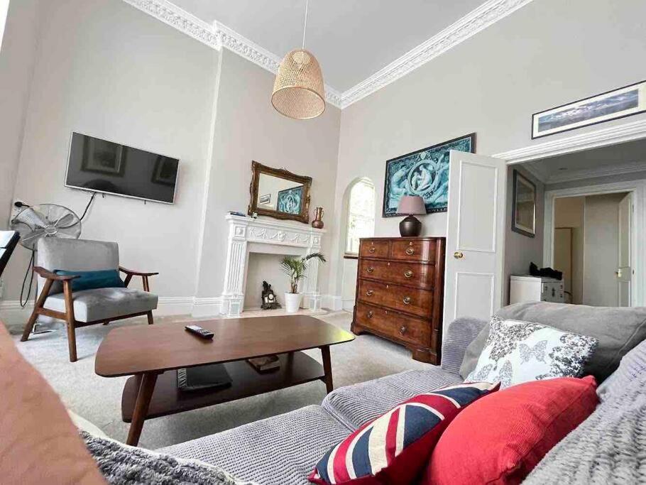 Wonderful Apartment In Earl'S Court London Exteriör bild